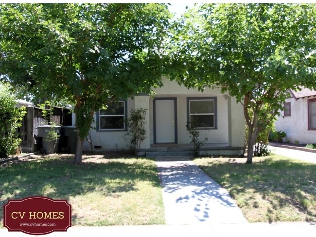 property at 980 N Broadway St