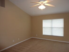 648 Winding Lake Dr in Clermont, FL - Building Photo - Building Photo