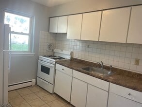 2467 NJ-10 in Morris Plains, NJ - Building Photo - Building Photo