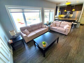 930 11 St in Cold Lake, AB - Building Photo