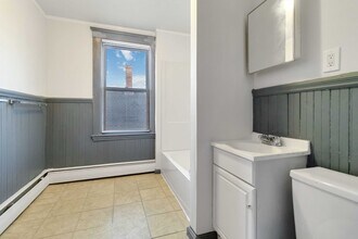 4 Chase St, Unit 2 in Salem, MA - Building Photo - Building Photo