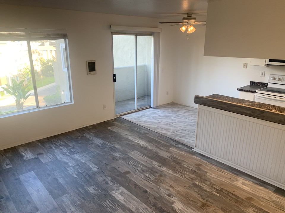 959VINESTREET/RENTCONTROL in Oceanside, CA - Building Photo