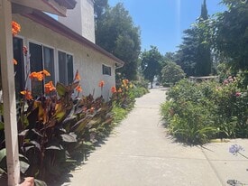 7069 Orion Ave in Van Nuys, CA - Building Photo