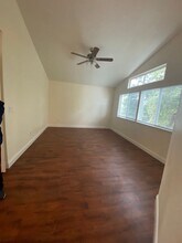8694 Bluefield Way in Sacramento, CA - Foto de edificio - Building Photo