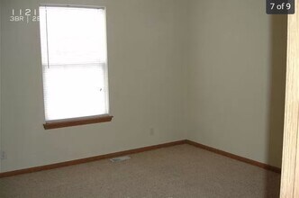 1123 NW Scenic Dr in Grain Valley, MO - Building Photo - Building Photo