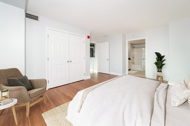 1 Nassau St, Unit 516 in Boston, MA - Foto de edificio - Building Photo