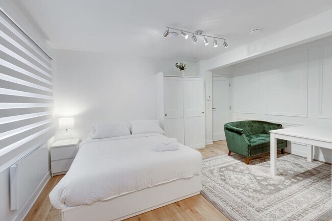 1755 R. Saint-Denis in Montréal, QC - Building Photo - Building Photo