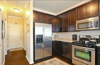 1034 Ravendale Ct in Naperville, IL - Building Photo - Building Photo