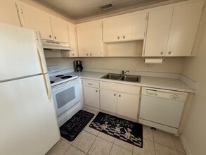 2800 Indian River Blvd, Unit N1 in Vero Beach, FL - Building Photo - Building Photo