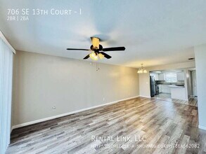 706 SE 13th Ct, Unit I in Cape Coral, FL - Building Photo - Building Photo