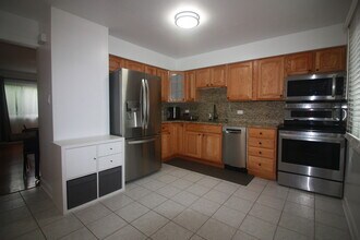 1624 Greenwood Rd in Glenview, IL - Building Photo - Building Photo