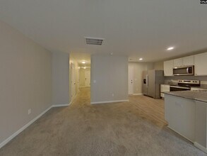 1079 Crescent Moon Lp in Hopkins, SC - Building Photo - Building Photo