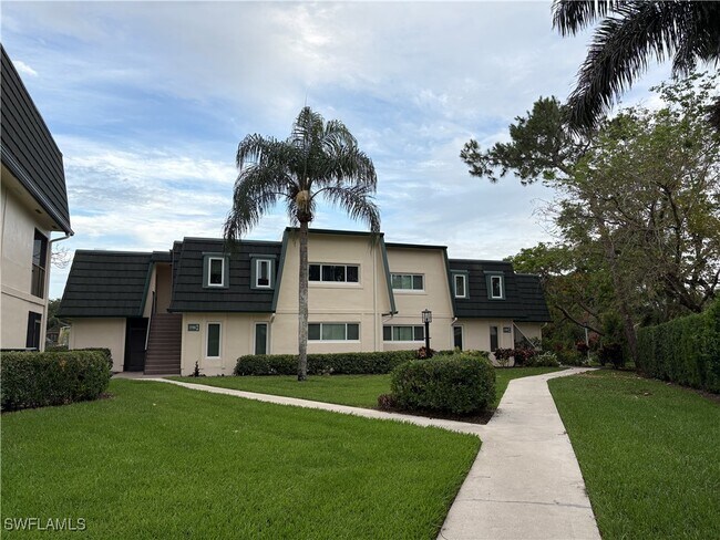 1706 Bald Eagle Dr in Naples, FL - Foto de edificio - Building Photo