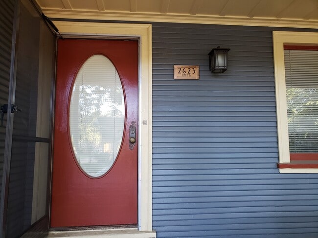 2623 H St in Sacramento, CA - Building Photo - Building Photo