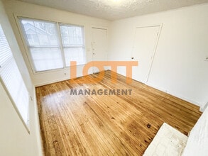 1 Monroe St in Greenville, SC - Building Photo - Building Photo
