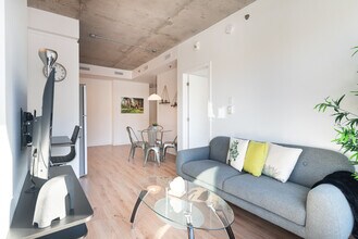 1602 Rue Saint-Dominique in Montréal, QC - Building Photo - Building Photo