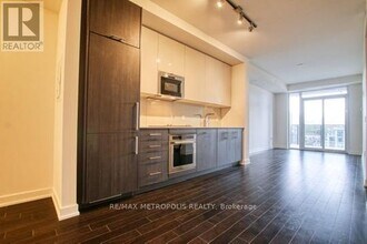 330 Richmond St W in Toronto, ON - Building Photo - Building Photo