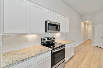 299 Cross Barn Blvd in Buda, TX - Building Photo - Building Photo