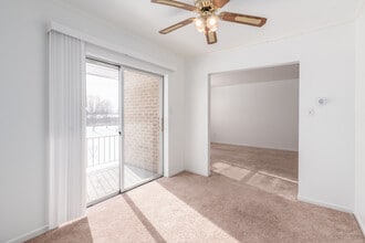 Sherwood Apartments in Bethlehem, PA - Building Photo - Interior Photo