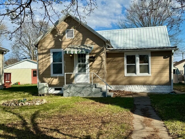 property at 2627 Lind St