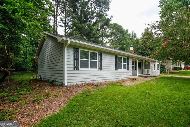 3075 Palomino Dr in Powder Springs, GA - Building Photo - Building Photo