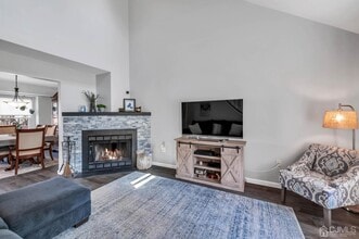 216 Coldspring Ct in Franklin Township, NJ - Building Photo - Building Photo