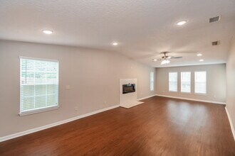 8109 Grampell Dr in Jacksonville, FL - Building Photo - Building Photo