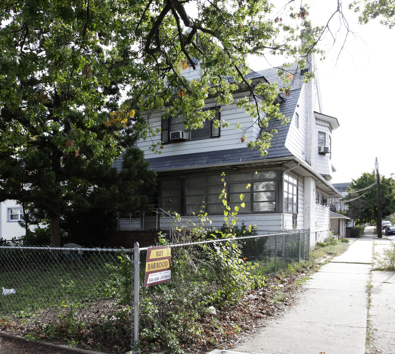 186 Livingston Ave in New Brunswick, NJ - Building Photo