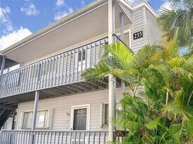 255 Fenwick Dr in Venice, FL - Building Photo