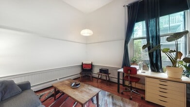 25 Atherton St, Unit 2 in Somerville, MA - Foto de edificio - Building Photo