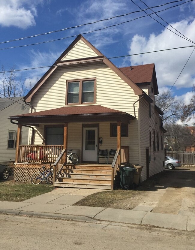 property at 1120 Bowen Ct
