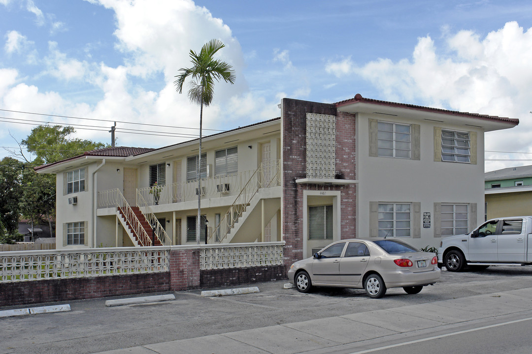 4460 W Flagler St in Miami, FL - Building Photo