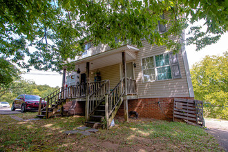 517 Sharondale Dr in Columbia, TN - Building Photo - Building Photo