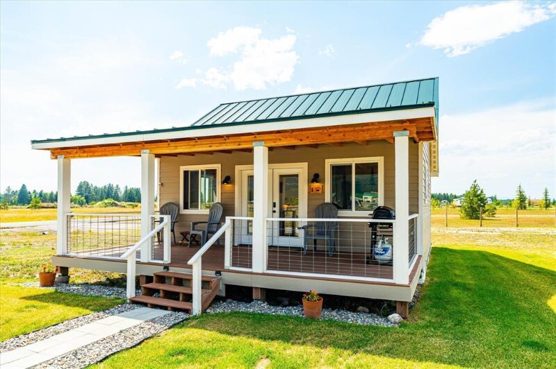 125 Firehall Ln in Columbia Falls, MT - Foto de edificio