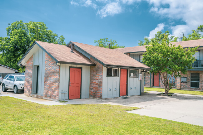 Hillcrest Apartments in Killeen, TX - Building Photo - Building Photo