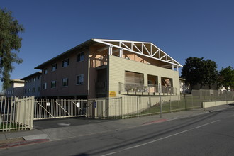 Eden House Apartments in San Leandro, CA - Building Photo - Building Photo