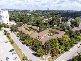 91 Inverlochy Blvd in Markham, ON - Building Photo