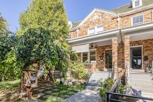 333 17th Pl NE in Washington, DC - Building Photo