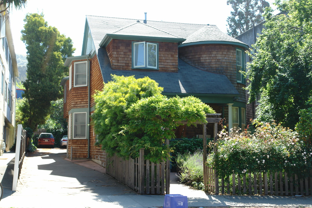 2527 Piedmont Ave in Berkeley, CA - Building Photo