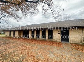 200 N 23rd St in Corsicana, TX - Building Photo