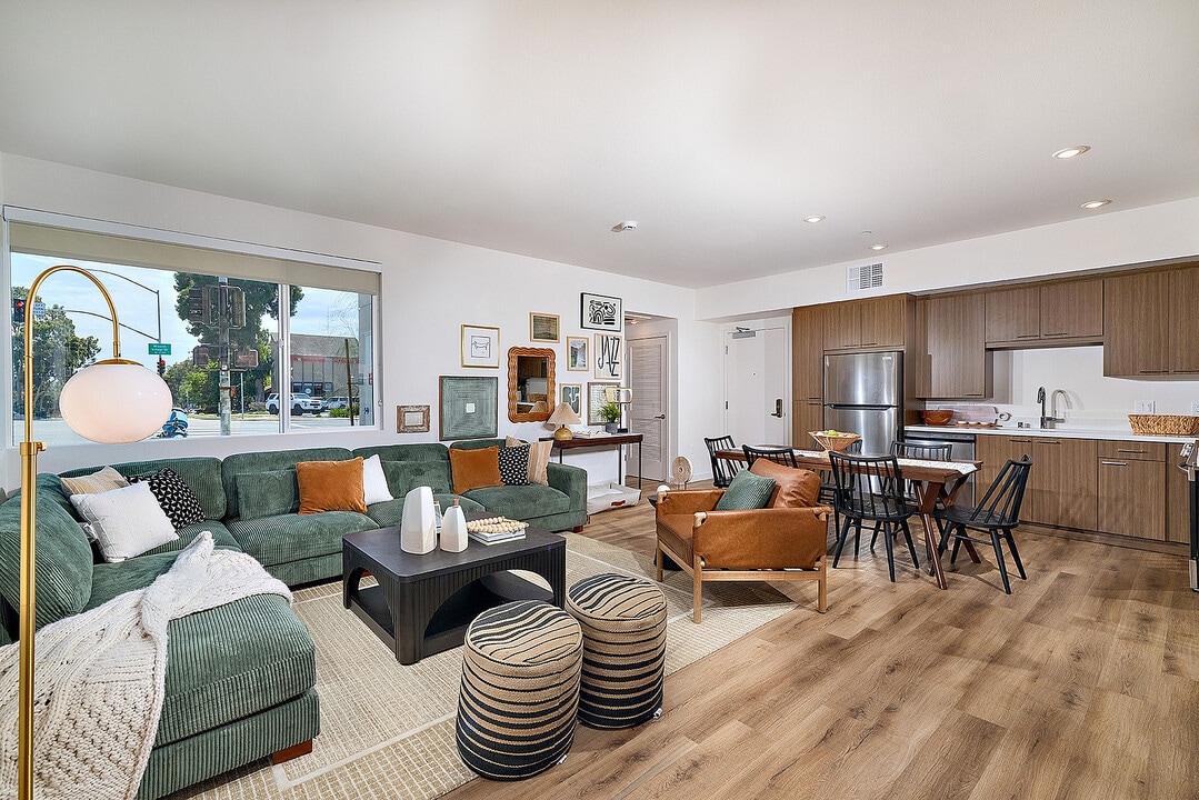 Dezi in San Diego, CA - Building Photo