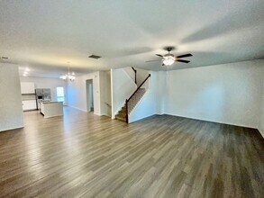 525 Ruths Dr in Holly Springs, GA - Building Photo - Building Photo