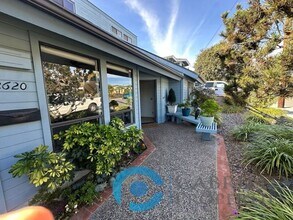 2620 Deerpark Dr in San Diego, CA - Building Photo - Building Photo