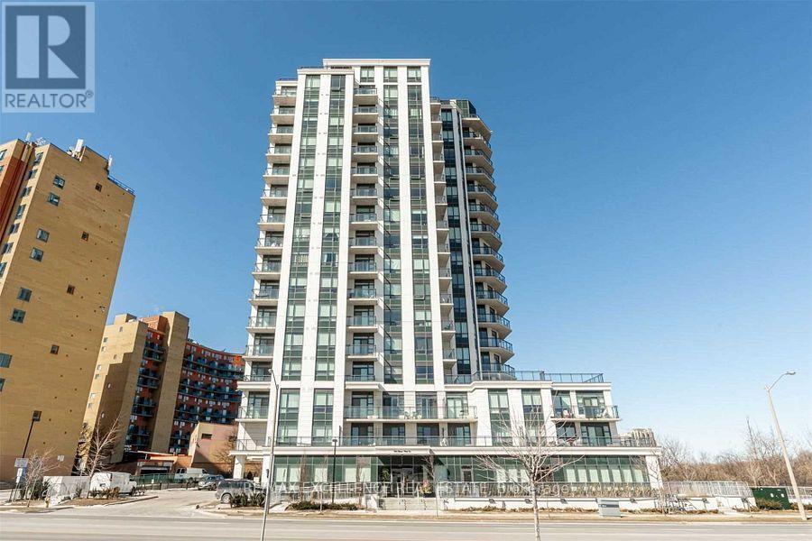 840-1840 Queens Plate Dr in Toronto, ON - Building Photo