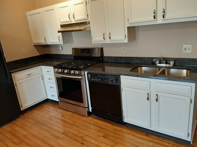 431 W 3rd Ave, Unit A
