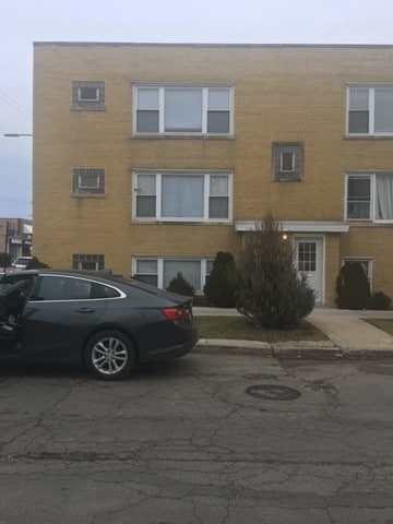 property at 3157 N Lockwood Ave