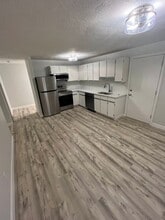12 Strawberry Bank Rd in Nashua, NH - Building Photo - Building Photo