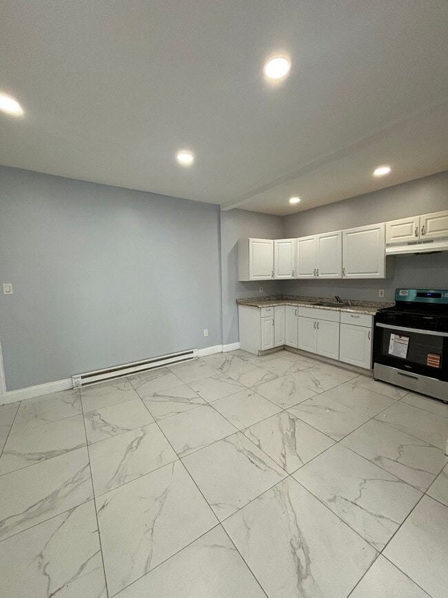 61 Mountain View Ave, Unit 1