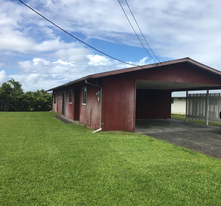 610 Hoomalu Pl in Hilo, HI - Building Photo