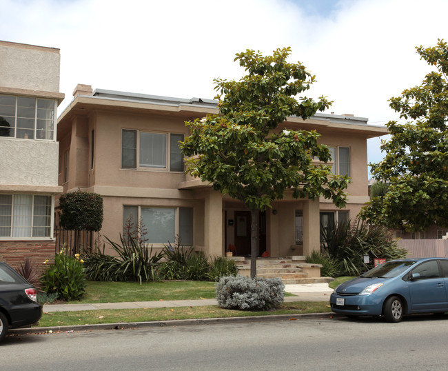 117 Cherry Ave in Long Beach, CA - Foto de edificio - Building Photo